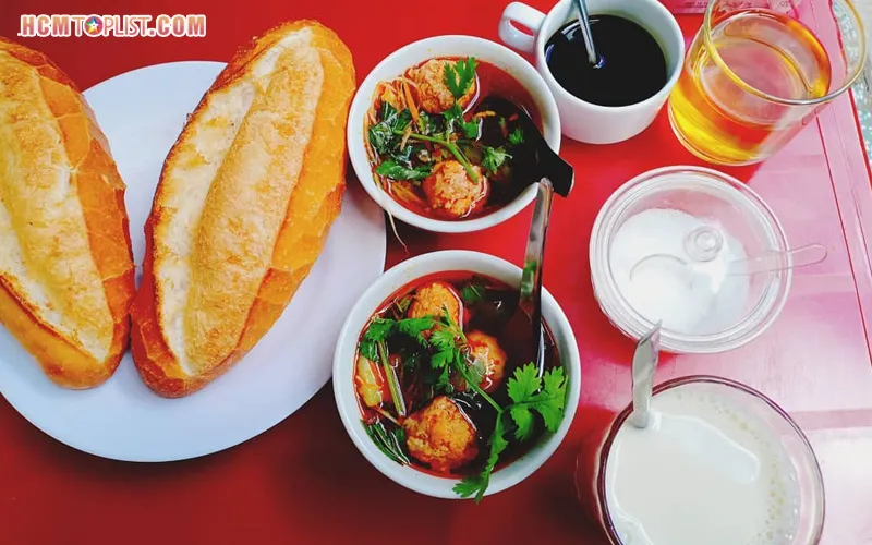 Bật mí top 10+ quán bánh mì xíu mại ngon ở Sài Gòn