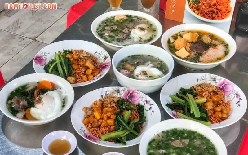 Bật mí top 10+ quán mì trộn muối ớt Sài Gòn nổi tiếng nhất