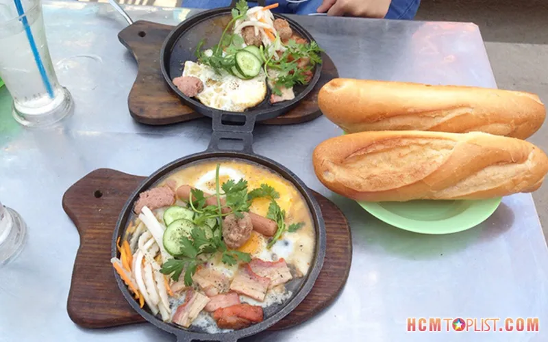 Bật mí top 15+ quán bánh mì chảo Sài Gòn ăn là mê tít