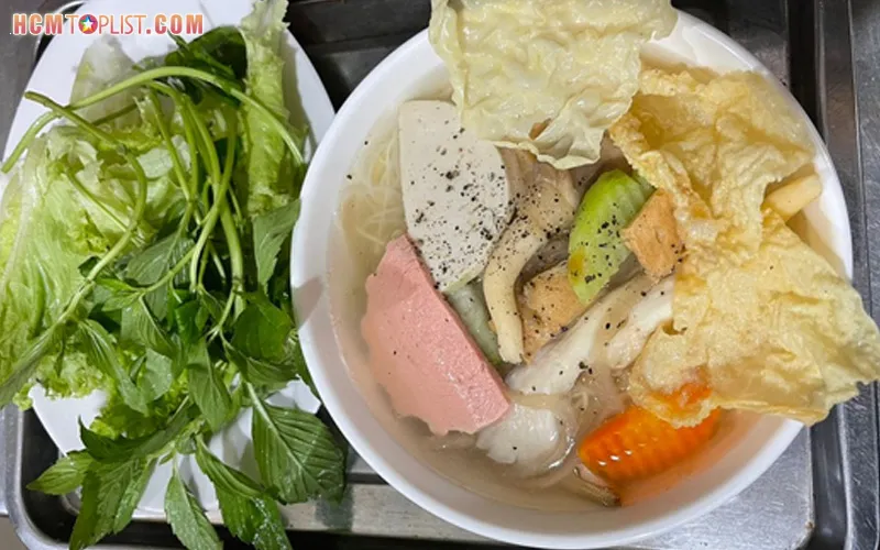 Lưu lại top 10+ quán hủ tiếu chay ngon ở Sài Gòn hút khách nhất