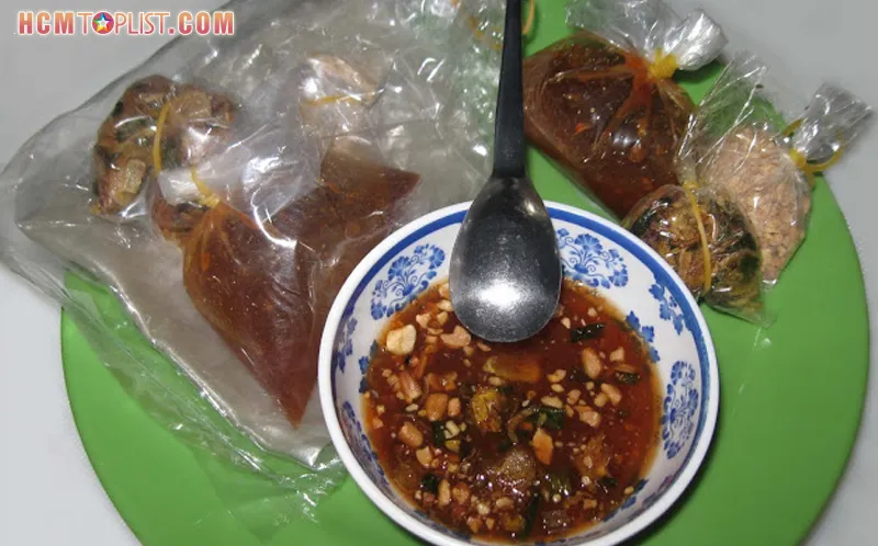 Mách bạn top 5+ quán bánh tráng me Sài Gòn ăn là mê