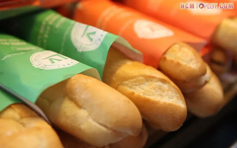 Top 10+ địa chỉ bán bánh mì que Sài Gòn ngon và nổi tiếng nhất