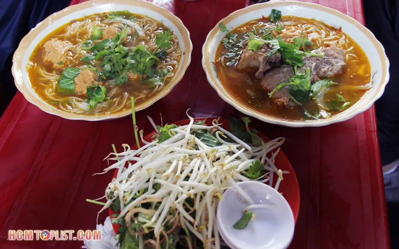 Top 10+ quán bún bò giò heo ngon ở Sài Gòn khó cưỡng