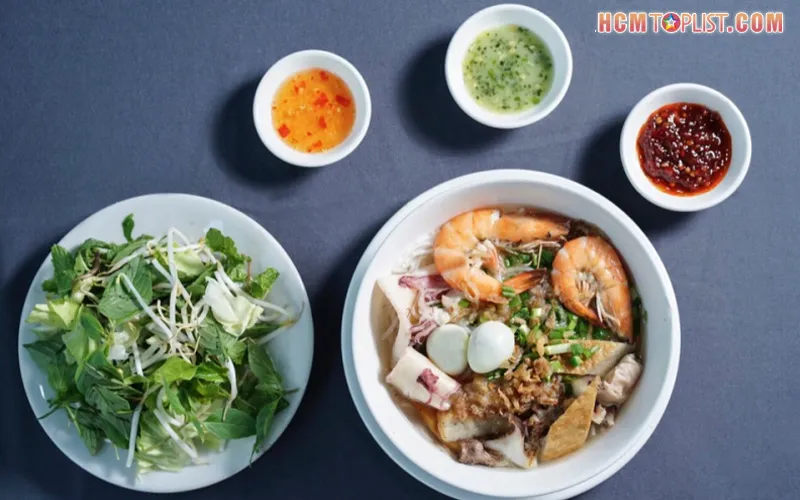 Top 10+ quán bún hải sản ở Sài Gòn thơm ngon nhất