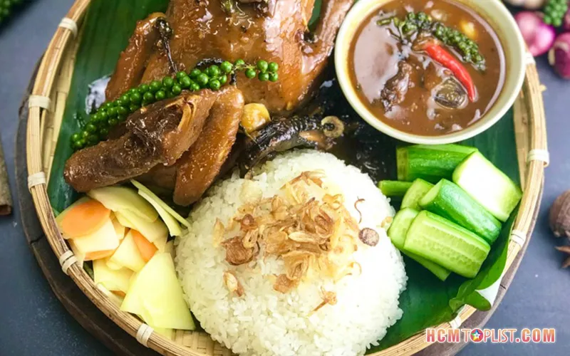 Top 10+ quán gà hấp mắm nhĩ ở Sài Gòn ngon hết chỗ chê