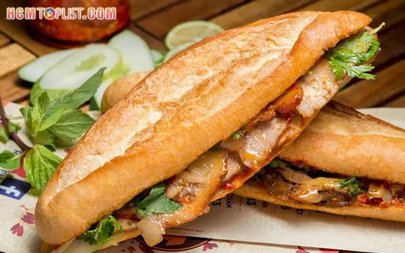 Top 10+ tiệm bánh mì heo quay ngon ở Sài Gòn nổi tiếng