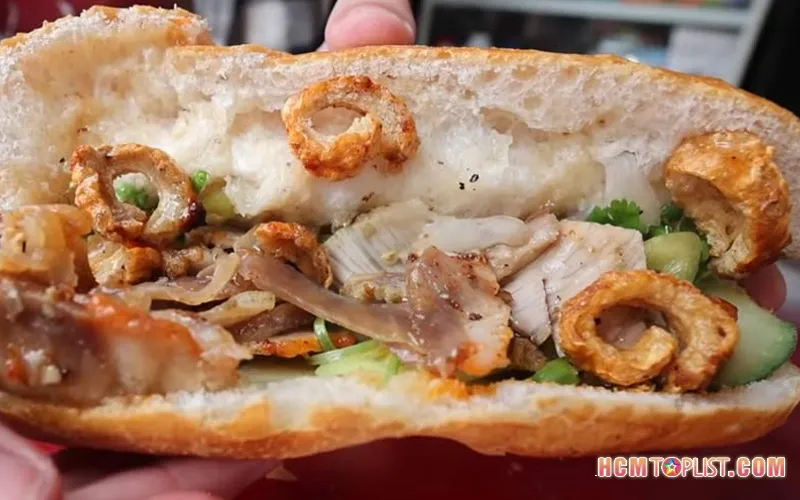 Top 10+ tiệm bánh mì heo quay ngon ở Sài Gòn nổi tiếng