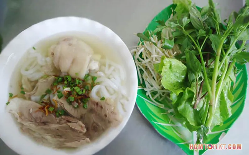Top 15+ quán bánh canh giò heo ngon nhất Sài Gòn