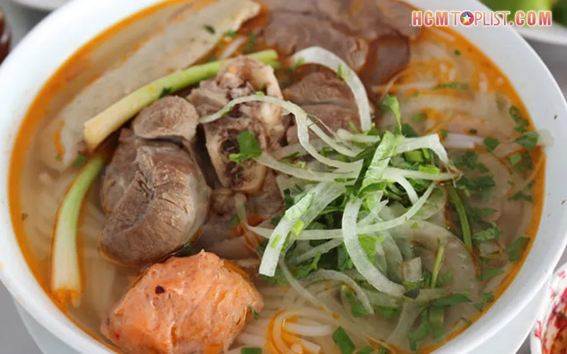 Top 15+ quán bún bò ngon Sài Gòn đậm đà xứ Huế