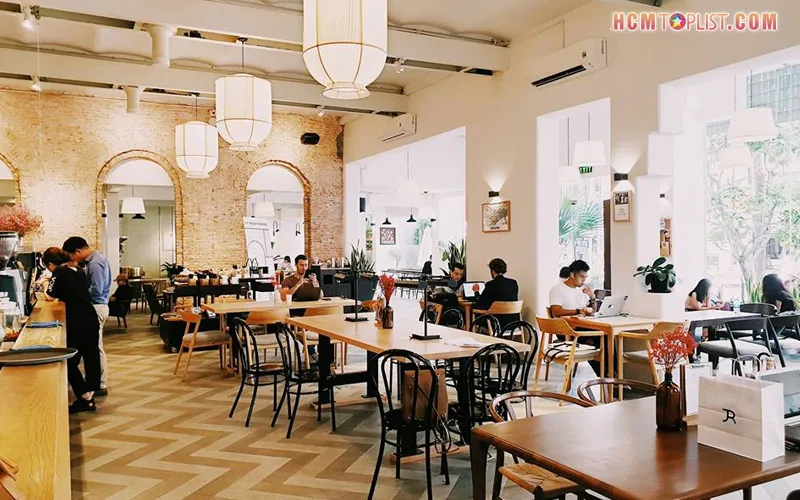 Top 20+ quán cà phê mang về gần đây tại TPHCM nổi tiếng