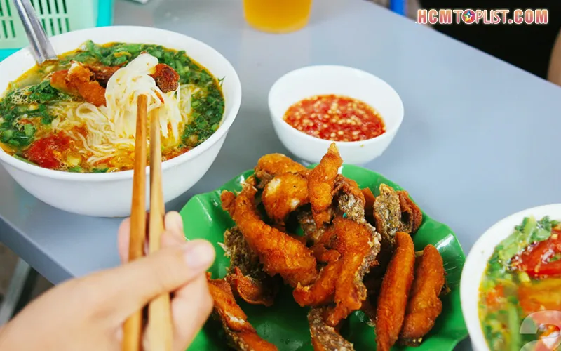 Top 5+ địa chỉ bán bún cá chấm ngon nhất Sài Gòn