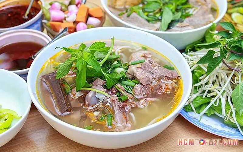 Top 5+ quán bún bò Đà Nẵng ở Sài Gòn ngon đúng điệu